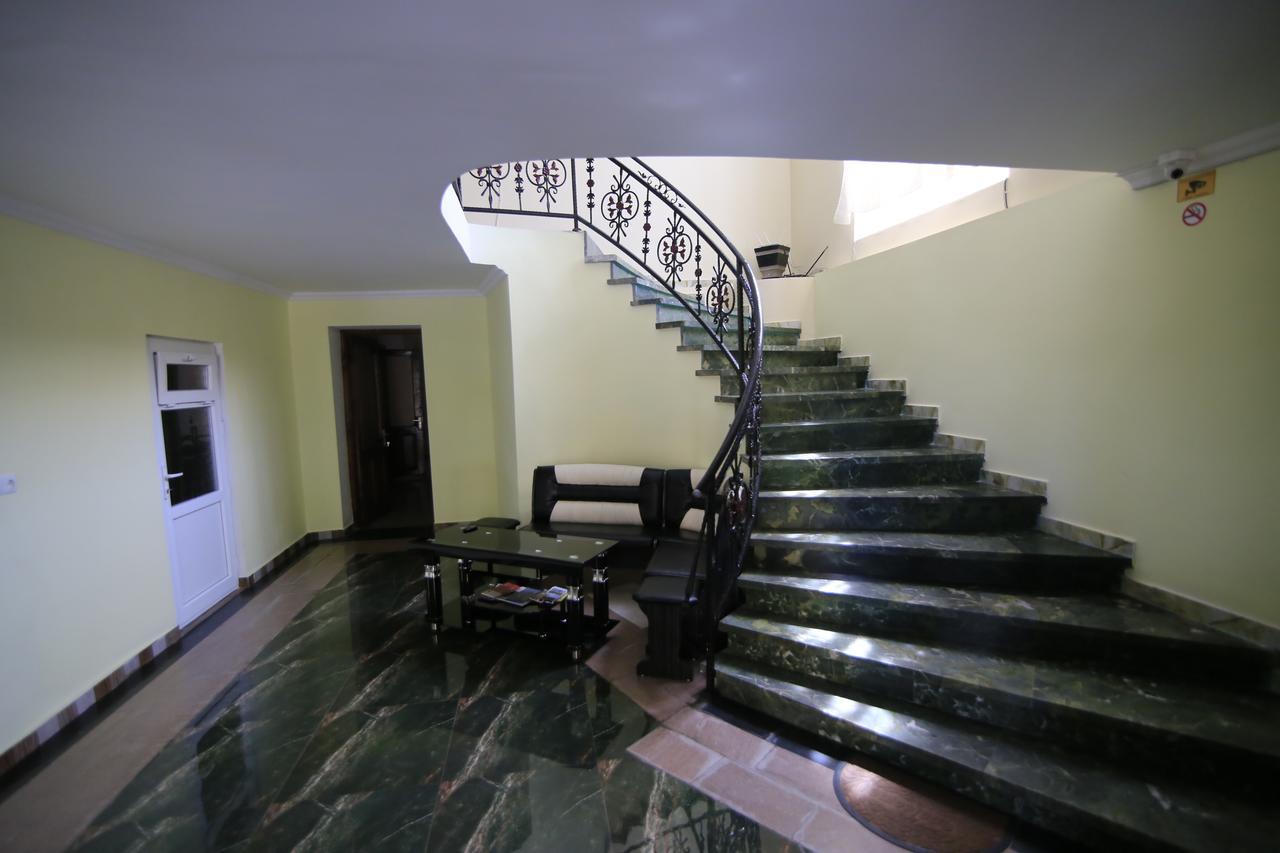 Hotel Tedi Kvareli Ngoại thất bức ảnh