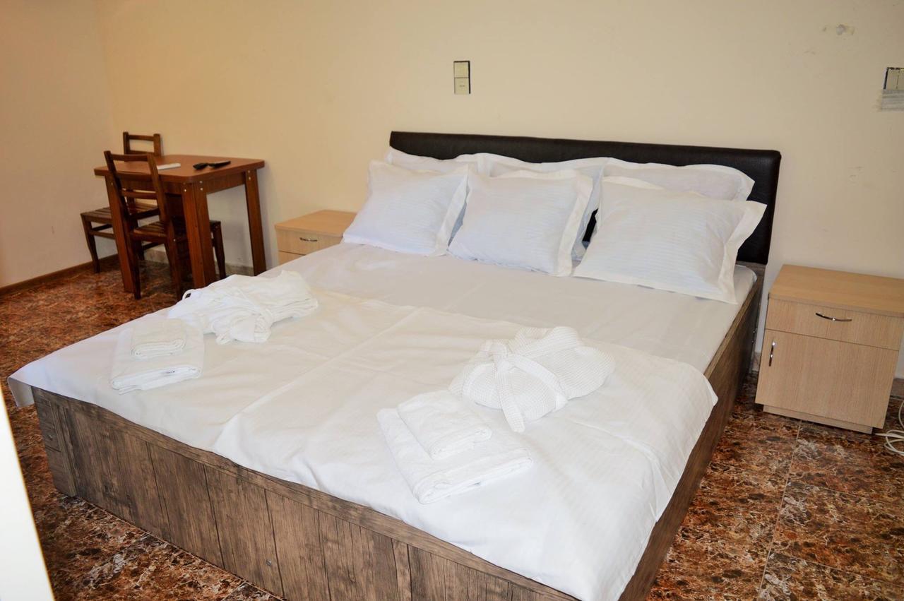 Hotel Tedi Kvareli Ngoại thất bức ảnh